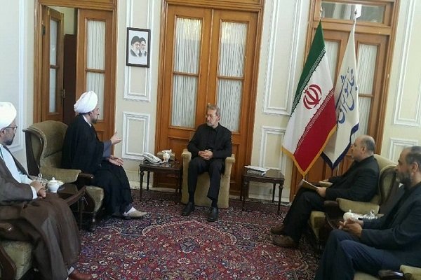 رئیس دانشگاه مذاهب اسلامی با رئیس مجلس دیدار کرد
