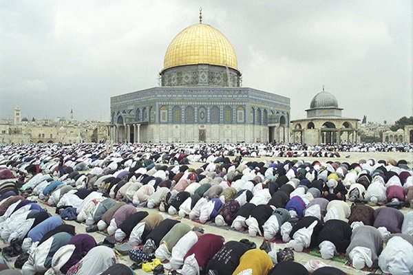 قدس نماد صف بندی حق در مقابل باطل است